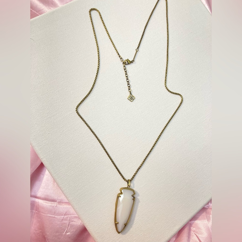 Kendra Scott necklace